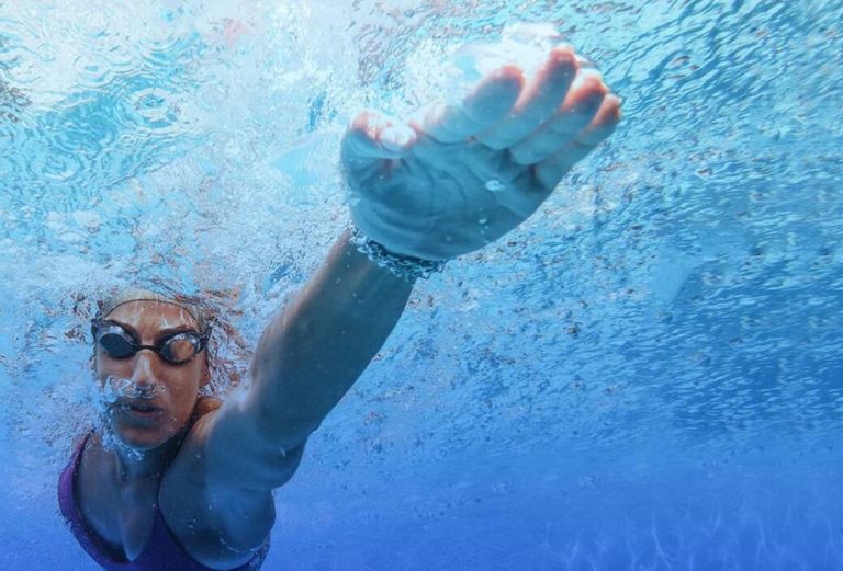 Como a natação pode melhorar minha saúde mental?